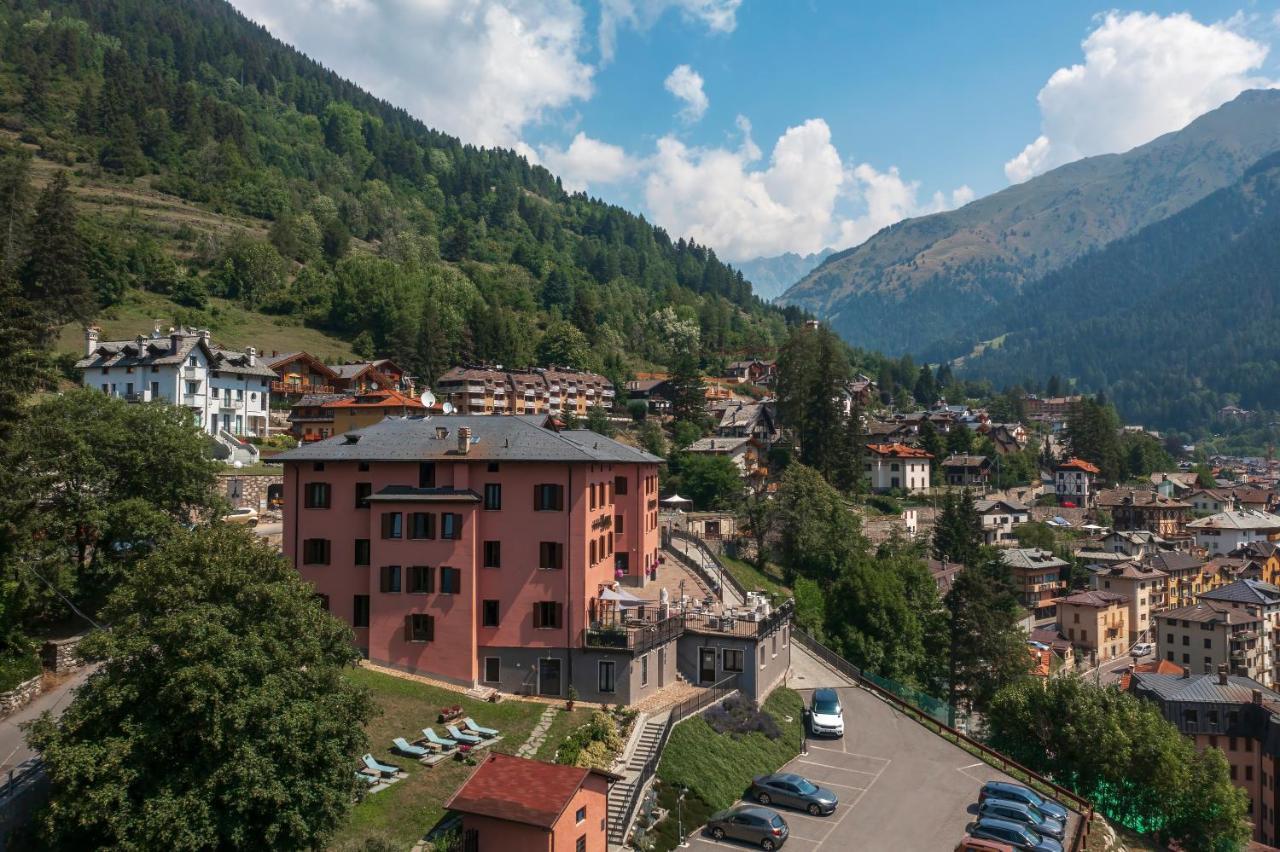 Hotel Garni Cristallo Ponte Di Legno Exterior foto